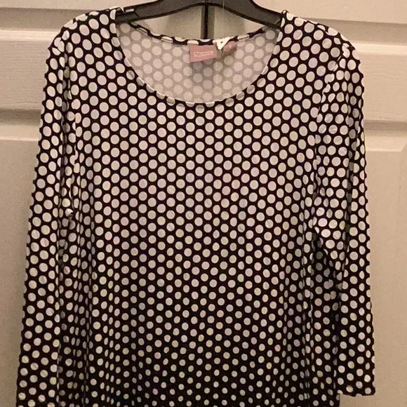 🖤NWT Fabulous Chicos Size 1 Fun Top Wardrobe Closet Must Have 🖤 - Picture 4 of 9